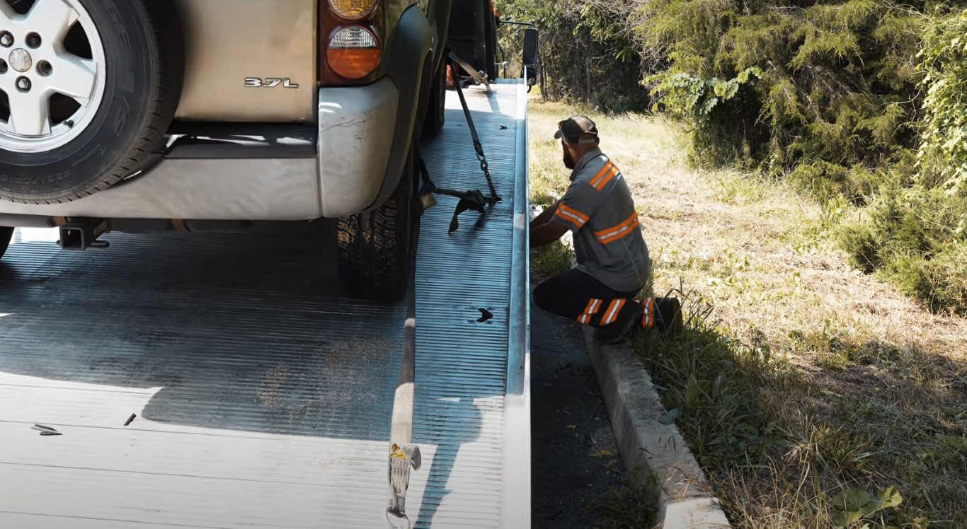 Safe vehicle towing and recovery from difficult terrain